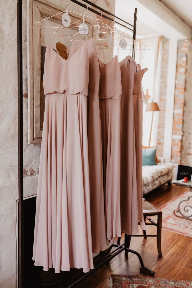Elegant Rose Gold Wedding Hangers - Pick your Set - Custom Personalized Gift Tag - Dress / Robe Hangers - Metal Hangers - Bridesmaid Hangers