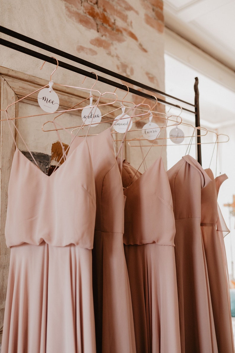 Elegant Rose Gold Wedding Hangers - Pick your Set - Custom Personalized Gift Tag - Dress / Robe Hangers - Metal Hangers - Bridesmaid Hangers