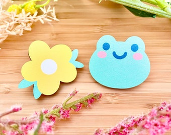 Set of 2 Wooden Pin Badge Frog & Flower 2 in 1 Kawaii Charm cute green yellow friend idea couple friend gift