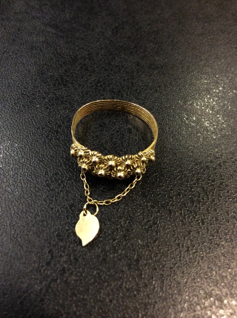 tassel 18ct gold keeper ring with drop