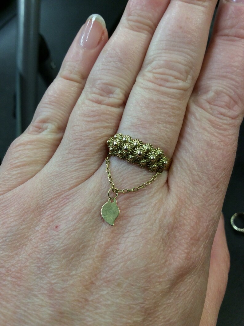 tassel 18ct gold keeper ring with drop