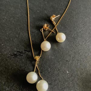 18ct gold pearl earrings and necklace set