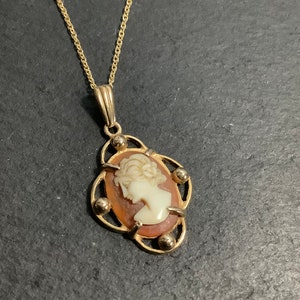 9ct gold cameo pendant on chain image 1