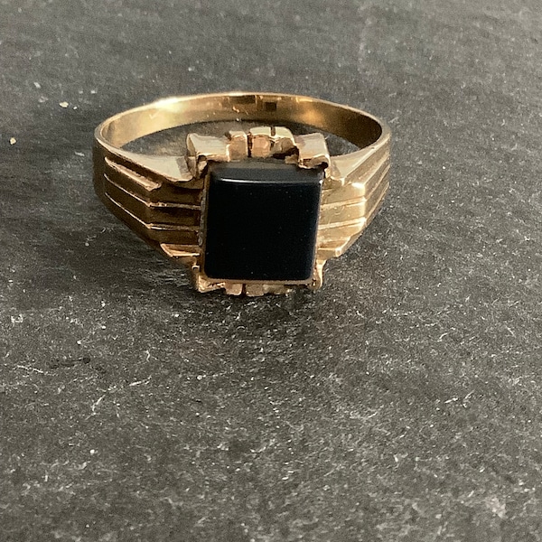 9ct gold deco  onyx signet ring