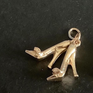 9 Karat Gold-Massivholz Anhänger