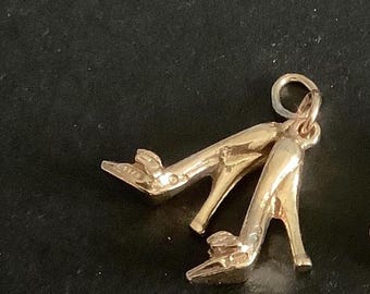 Ciondoli in oro massiccio 9 carati