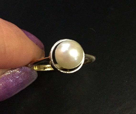 Art Deco 18ct gold pearl ring - image 3