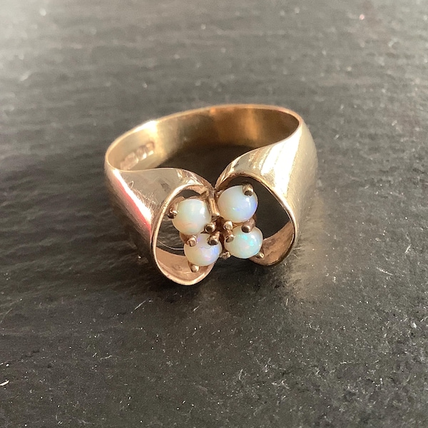 9ct Gold Art Deco Opal Ring – Hallmarked 1943 – Unusual Vintage Gemstone Ring