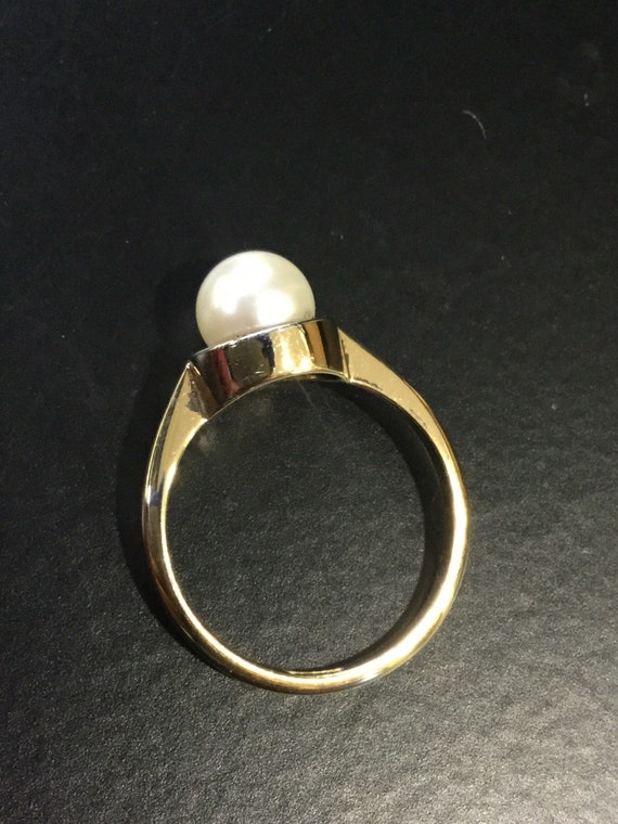 Art Deco 18ct gold pearl ring - image 6