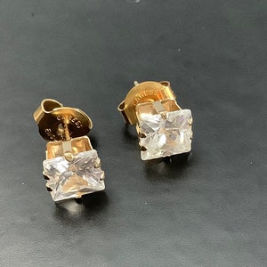 9ct gold cubic zirconia square stud earrings