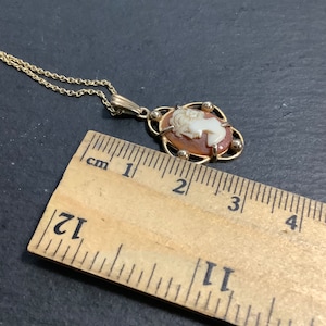 9ct gold cameo pendant on chain image 5