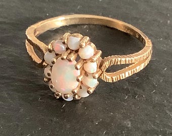 9ct gold opal cluster ring