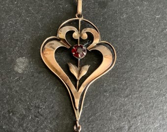 9ct gold art nouveau garnet pendant on chain