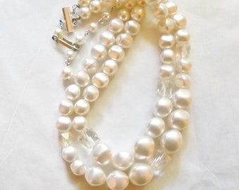 Vintage tweestrengige choker met imitatieparel: AB Lucite, Hollywood Regency