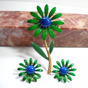 Vintage Enamel Jewelry Set Brooch Earrings Flower Enamel Green Blue Set Daisy Clip on Earrings Daisy Brooch Statement Flower Power Boho