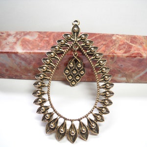 Vintage Sarah Coventry Pendant Aloha Statement Pendant Gold Tone Metal Hawaii Tropical Flowers Sarah Coventry vintage Boho