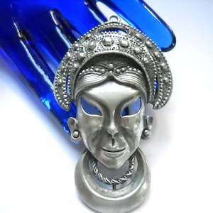 Vintage Face Pendant Asian Empress Motif Metal Empress Pendant Asian Woman Empress Imperial Motif Big Bold Boho