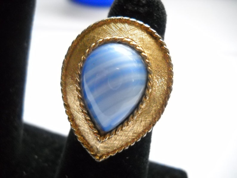 Ring Vintage Ring Blue Art Glass Star Sapphire Swirl Cabochon Teardrop Statement Adjustable Gold Silver Tone Hollywood Regency Mid Century