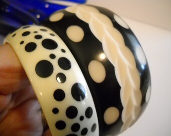 Vintage Set Polka Dot Bangle Bracelets Black White Carved Polka Dot Lover Plastic Bangles Polka Dot Jewelry Black White Gift Boho Statement