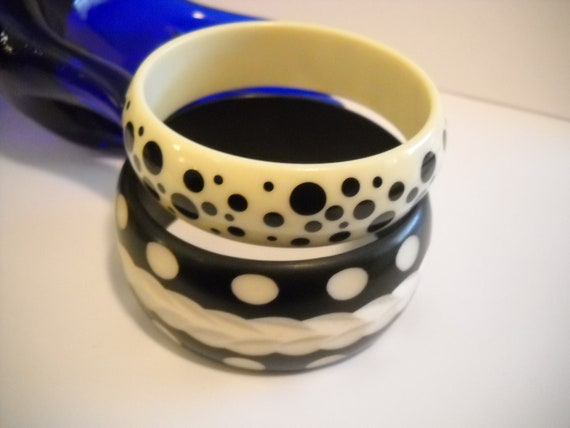 Vintage Set Polka Dot Bangle Bracelets Black Whit… - image 5