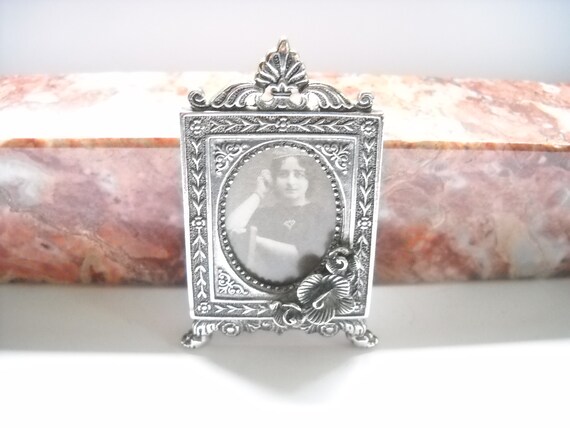 Vintage Brooch Photo Frame Brooch Retro Art Nouve… - image 3