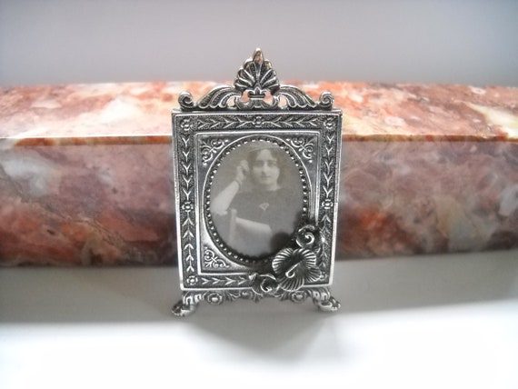 Vintage Brooch Photo Frame Brooch Retro Art Nouve… - image 7