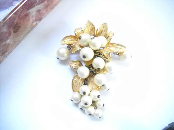 Vintage Brooch Dangling Pearls Gold Tone Metal Le… - image 1