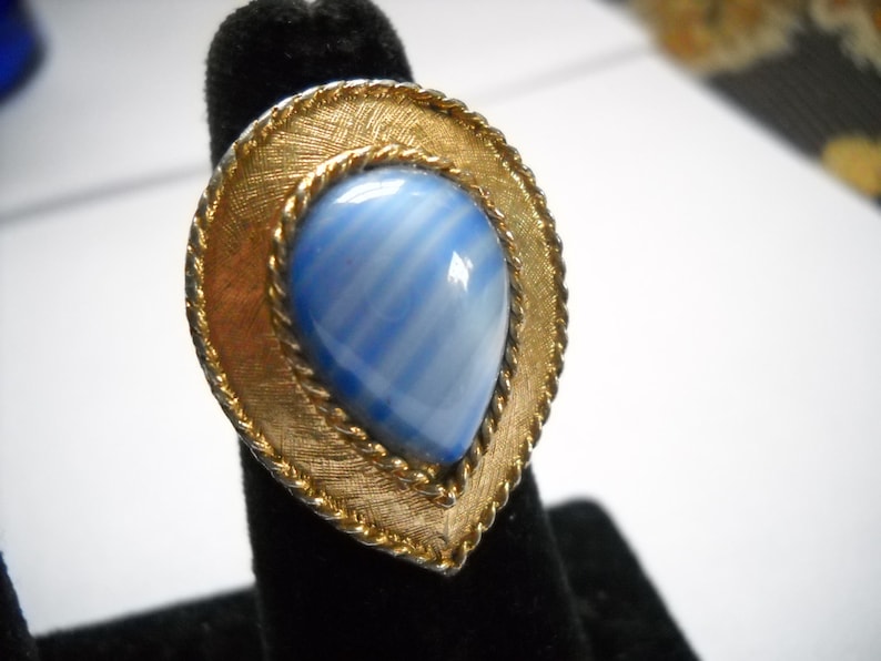 Ring Vintage Ring Blue Art Glass Star Sapphire Swirl Cabochon Teardrop Statement Adjustable Gold Silver Tone Hollywood Regency Mid Century