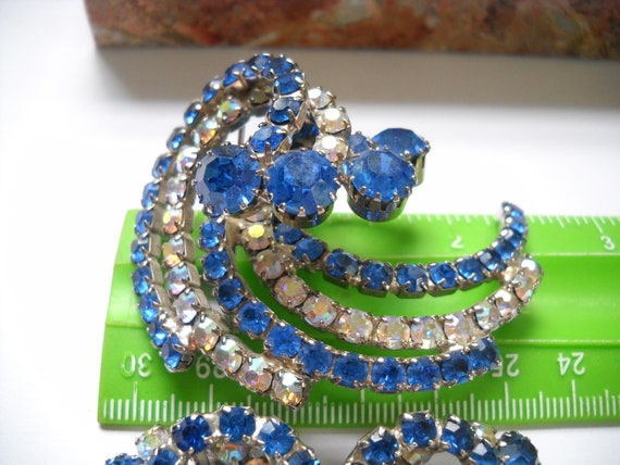 Vintage Brooch Earring Set Blue AB Rhinestones Bi… - image 7