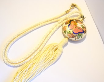 Vintage Chinese Pendant Necklace White Enamel Cloisonne Pendant with Silk Tassel Cord Flowers Butterfly Colorful Pendant Necklace Boho Gift