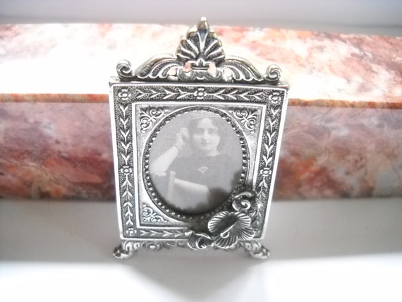 Vintage Brooch Photo Frame Brooch Retro Art Nouve… - image 8