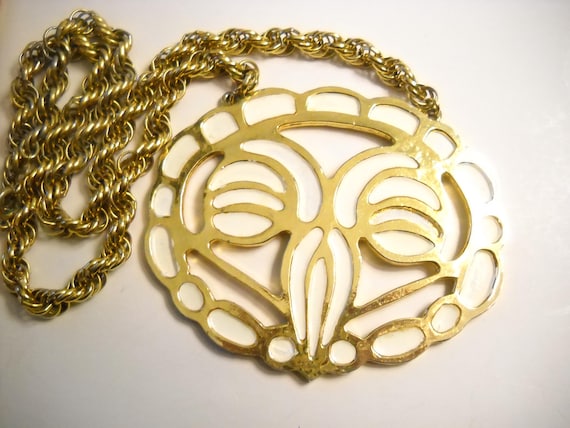 Vintage Accessocraft NYC Orchid Pendant Necklace: Gold & White