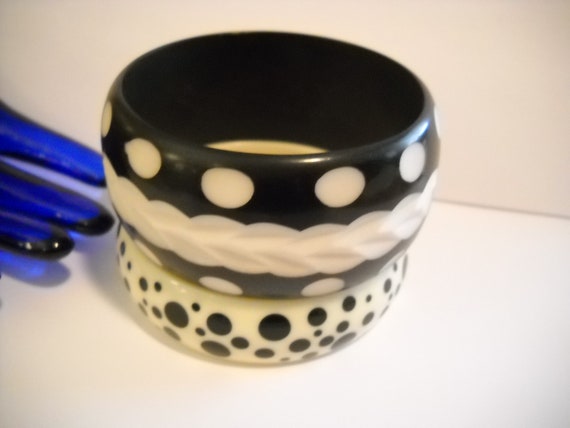 Vintage Set Polka Dot Bangle Bracelets Black Whit… - image 6