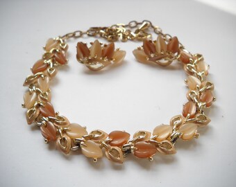Vintage Lucite Leaf Necklace and Clip-On Earrings Set – Fawn Tan Boho Jewelry