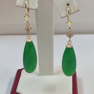 Kolczyki z jadeitu z naturalnymi diamentami, 14-karatowe żółte złoto