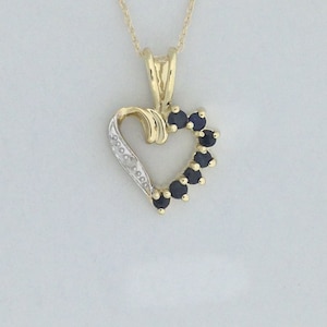 Safira natural com pingente de coração de diamante natural em ouro amarelo maciço 10kt