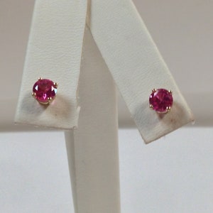 Natural Pink Sapphire Stud Earrings Solid 14kt Yellow Gold