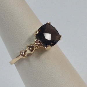 Anillo de cuarzo ahumado en oro amarillo macizo de 14 kt imagen 2
