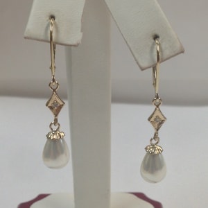 Freshwater Pearl with Natural Diamond Dangle Earrings in Solid 14kt Yellow Gold