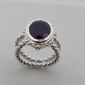 Anillo Granate Natural en Plata de Ley 925