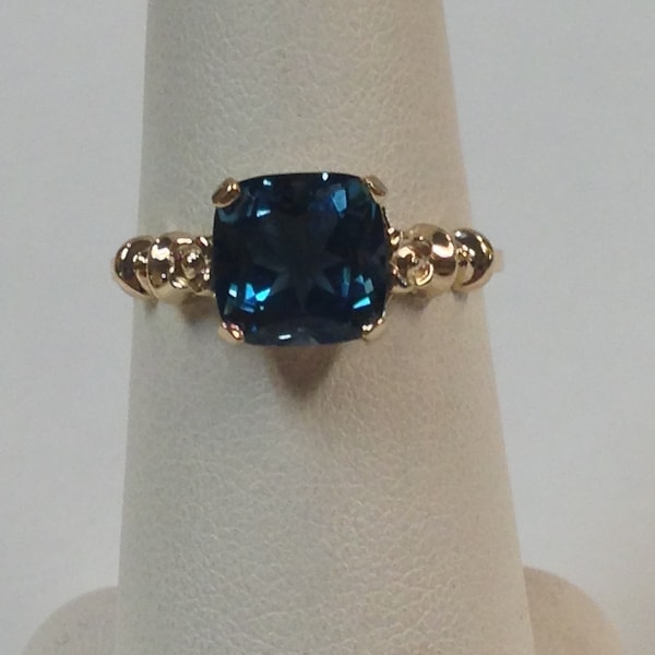 Bague topaze bleue naturelle de Londres en or jaune massif 14 ct
