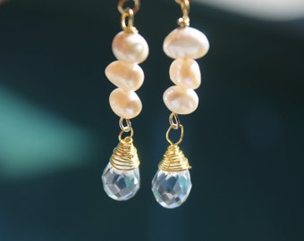 Bridal Crystal Pearls Earrings, Drop Earrings, Swarovski Crystals Jewelry, Freshwater pearls Earrings, Bridal Ivory Pearls, Gold Earrings