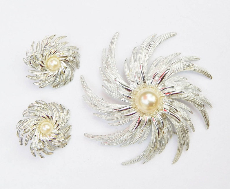 Sarah Coventry Clip Earrings And Brooch Swirling Snowflake Flower Design With Center Faux Pearl