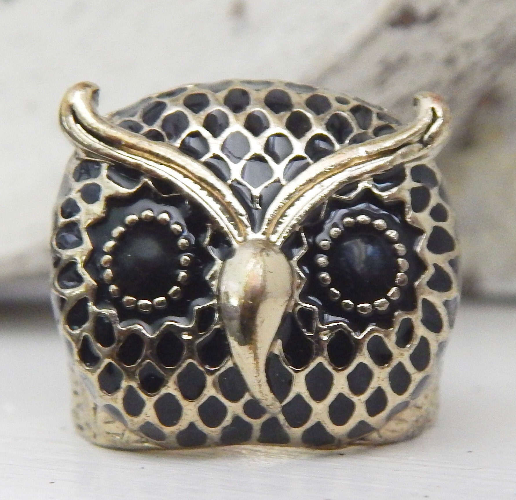 Large Vintage Owl Ring Gold Tone And Enamel With Black Stone Eyes Size 6.5 Beautiful Design