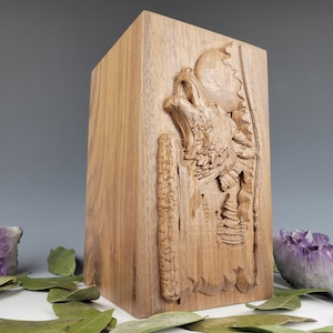 Howling Wolf Cremation Urn