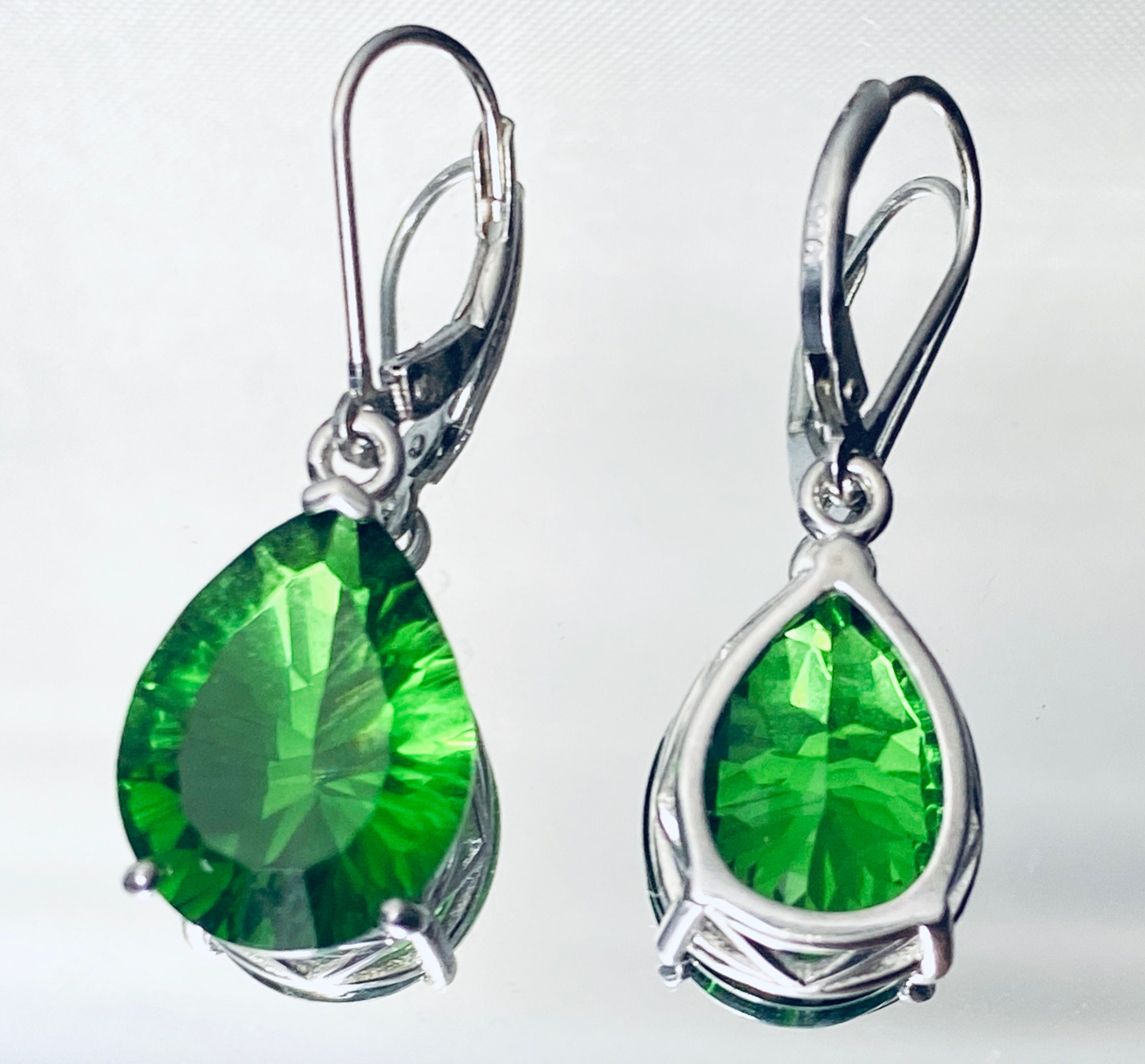 E61216L Tear-drop Mt St Helens Green Helenite May Birthstone Dangling ...
