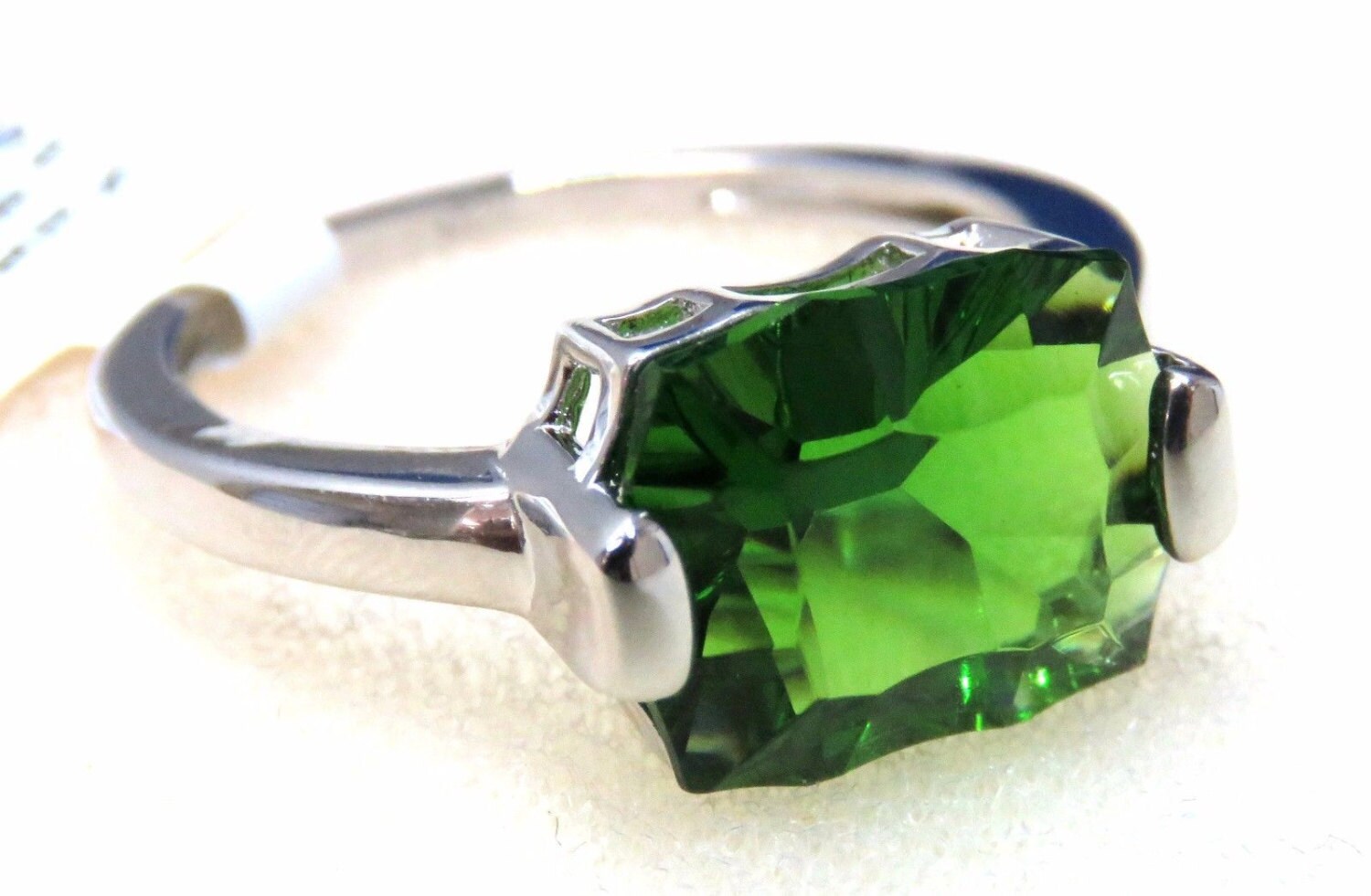 R4550G Victorian Style Mt St Helens Green Helenite May Birthstone ...