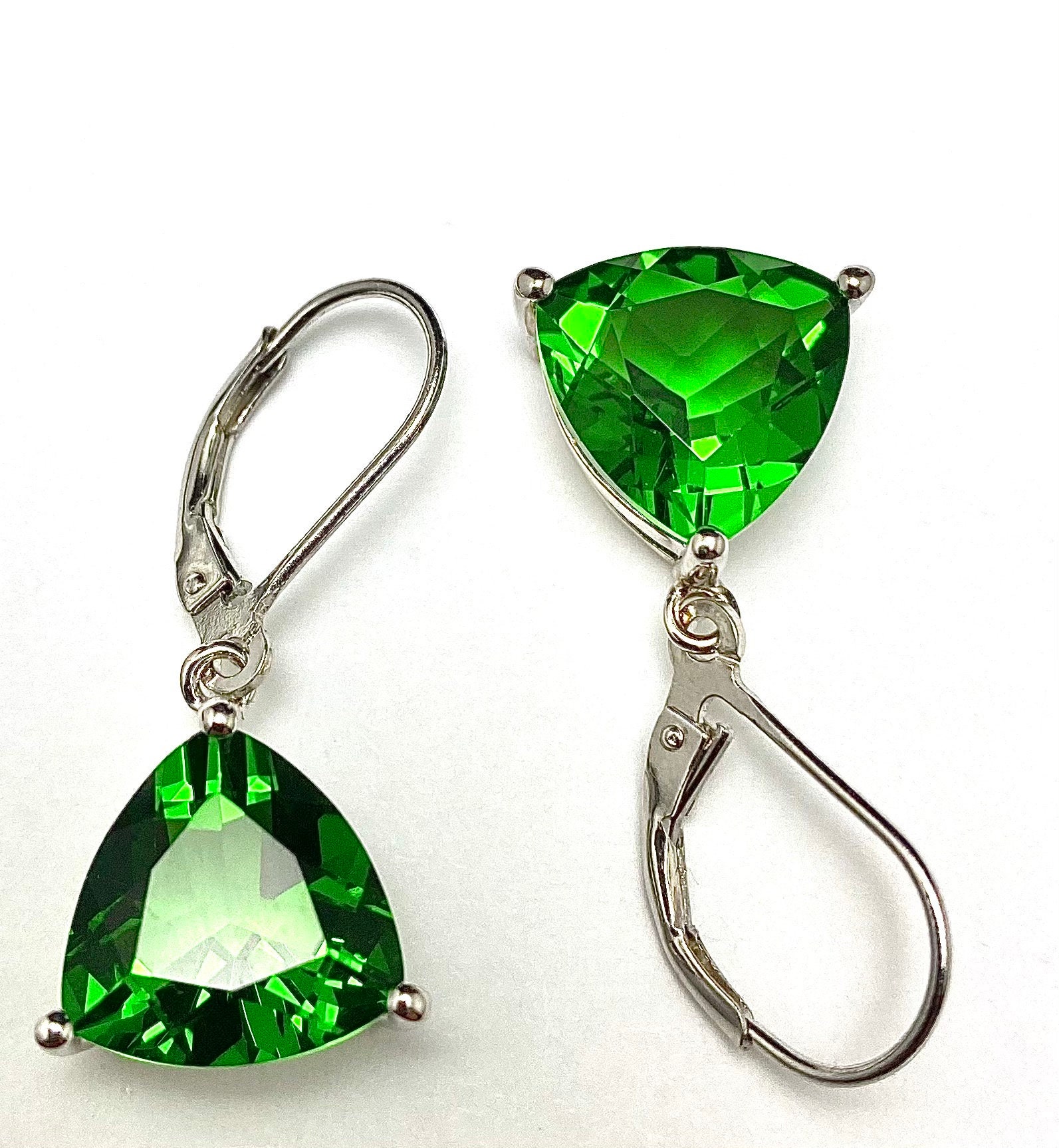E70808LG Classic Style Mt St Helens Green Helenite May Birthstone ...