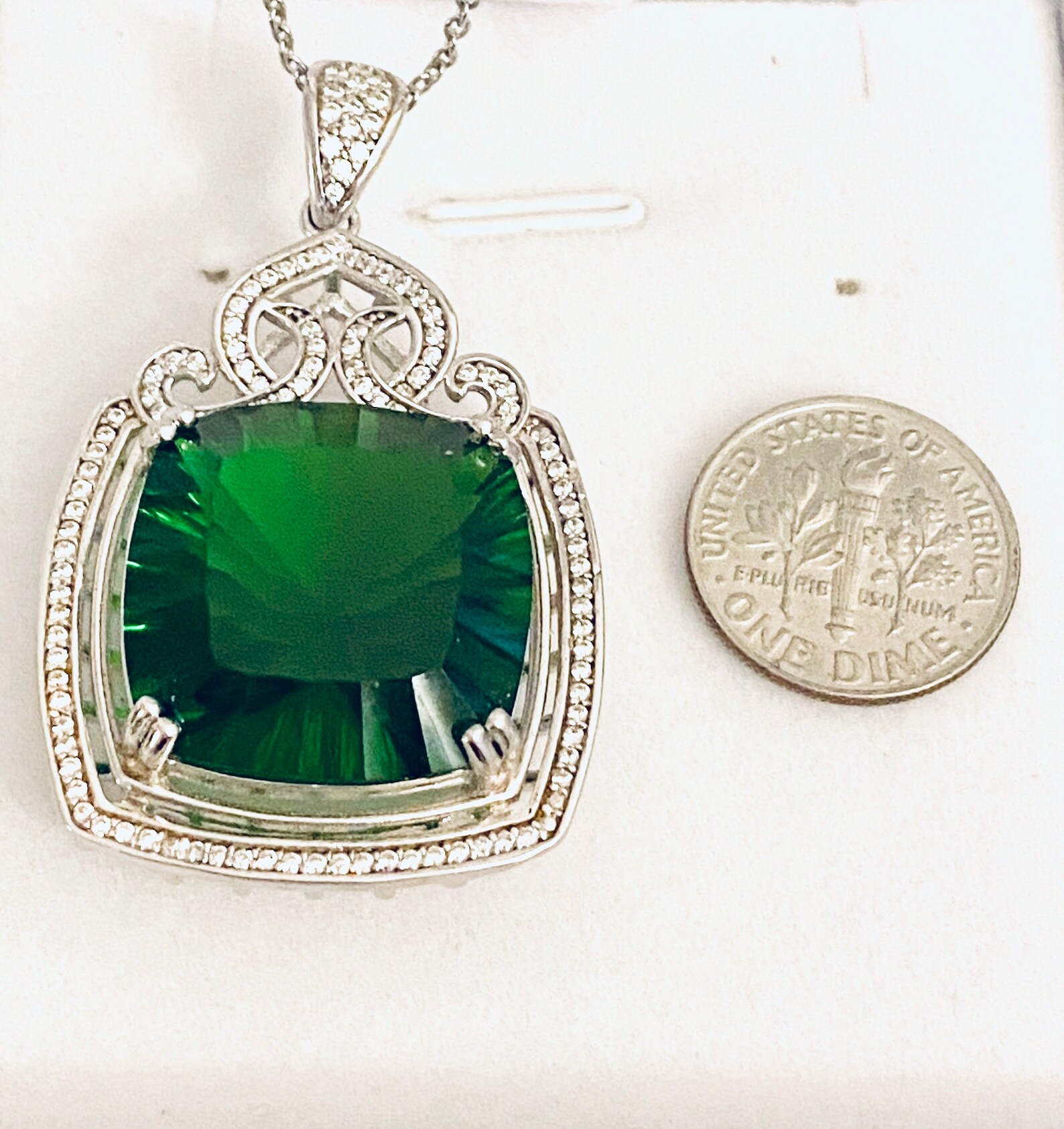 P4012 Classic Style Mt St Helens Green Helenite May Birthstone Etsy P4012 Classic Style Mt St Helens Green Helenite May Birthstone Etsy