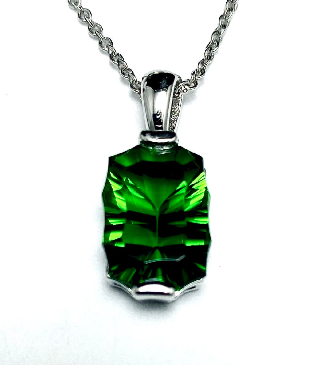 P4552 Fancy Cut Mt St Helens Green Helenite 10x8mm May Birthstone 925 ...